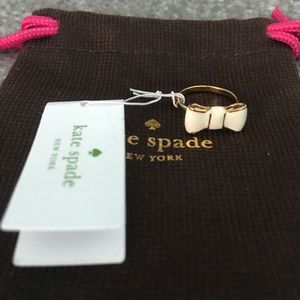 Kate Spade size 7 take a bow cream and gold ring♠️
